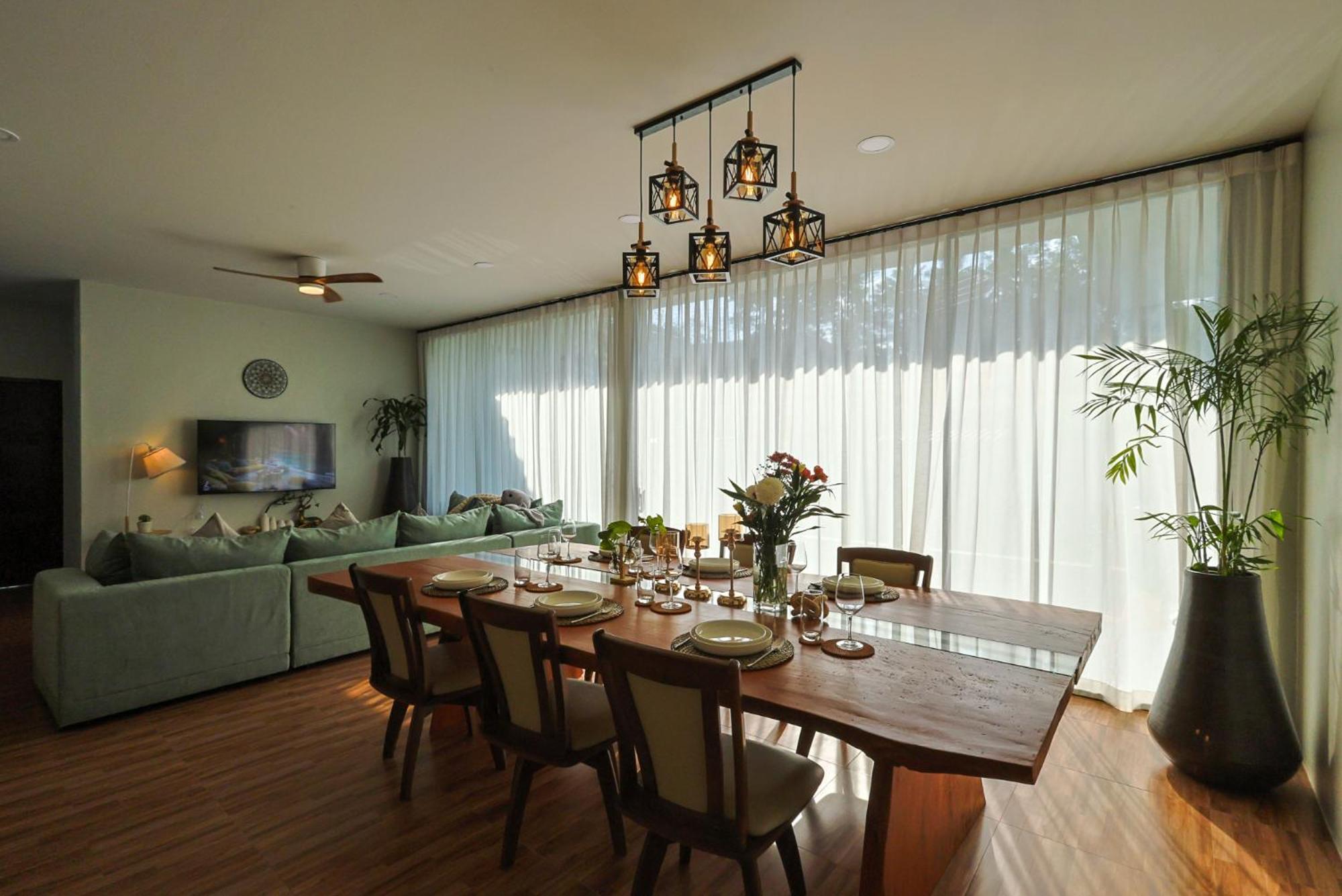 Luna Mara Villa *